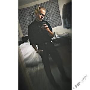 Meet your Posher, Dustin